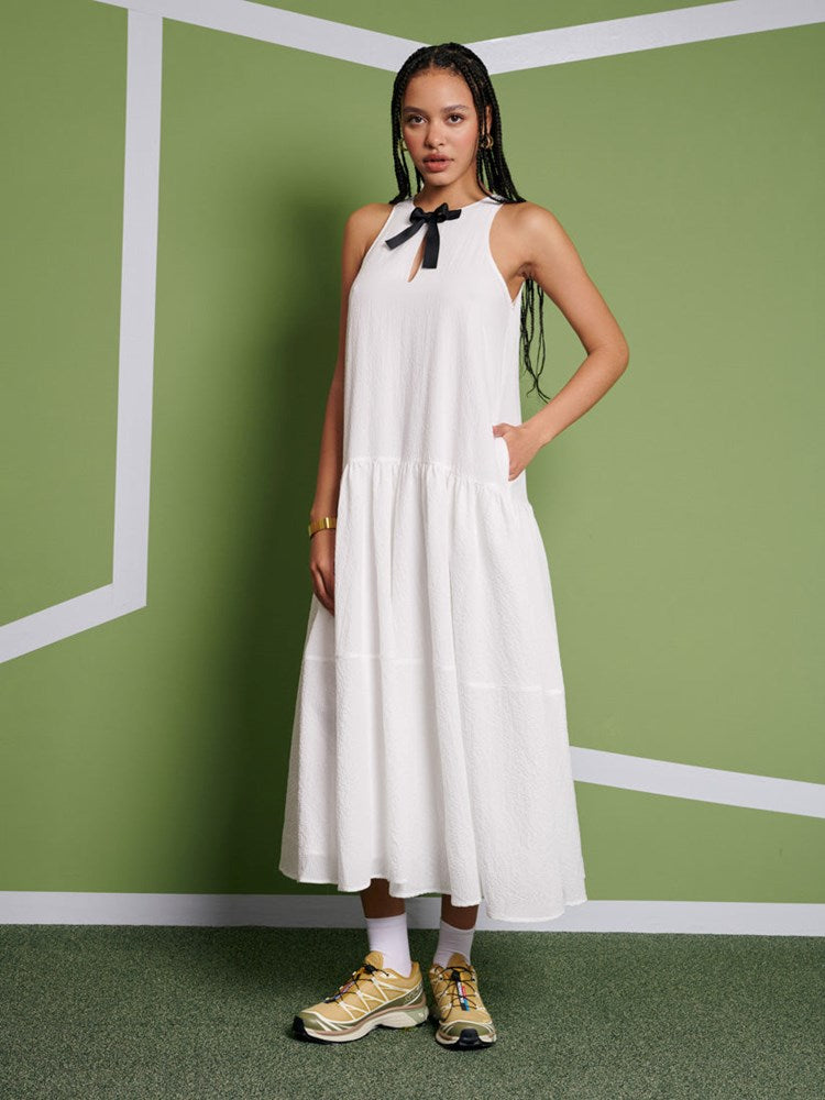ghospell ruched midi dress white Vestido midi blanco fruncido de Ghospell